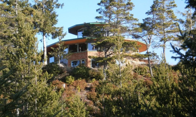 Florence Casa | Hilltop ocean view round house