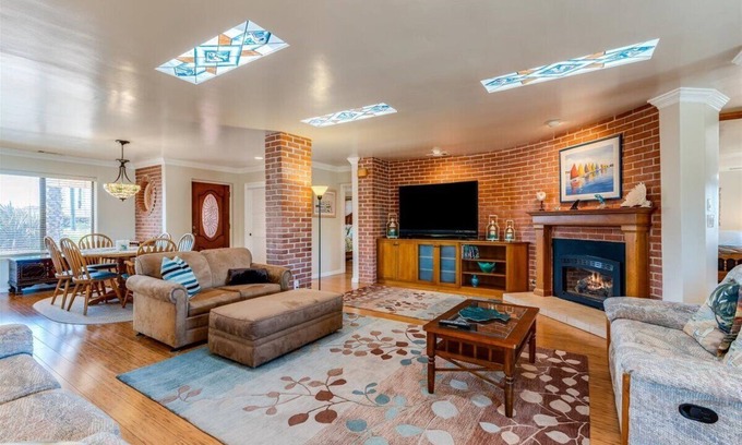 Morro Bay Casa | Hilltop Retreat in Morro Bay ~ 30+nights ~