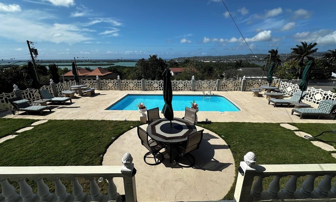 Montego Bay Casa | Hilltop singing bird villa