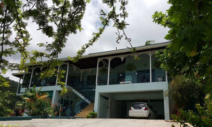 Port of Spain Apartamento | Hillview Sanctuary | Birdsong Pool Wellness Sunset
