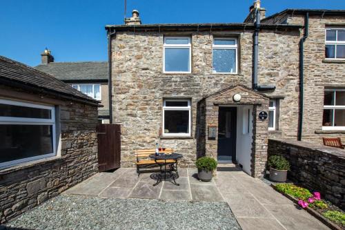 Gayle Casa | Hillyard