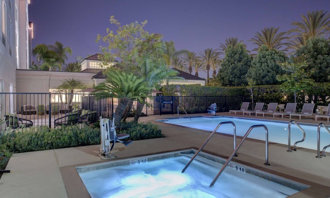 Anaheim Resort Hotel | Hilton Garden Inn Anaheim Garden Grove