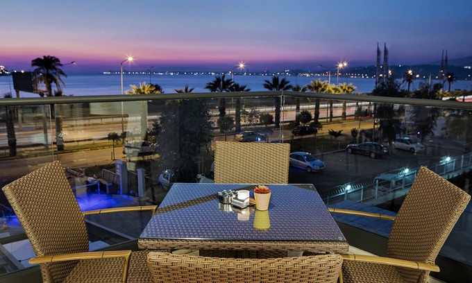 Bayraklı Hotel | Hilton Garden Inn Izmir Bayrakli