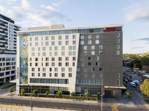 Cote-Des-Neiges—Notre-Dame-De-Grace Hotel | Hilton Garden Inn Montreal Midtown, Quebec, Canada