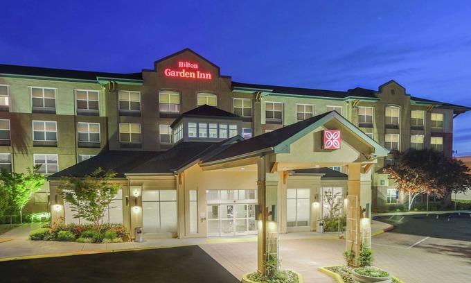 San Leandro Hotel | Hilton Garden Inn Oakland / San Leandro
