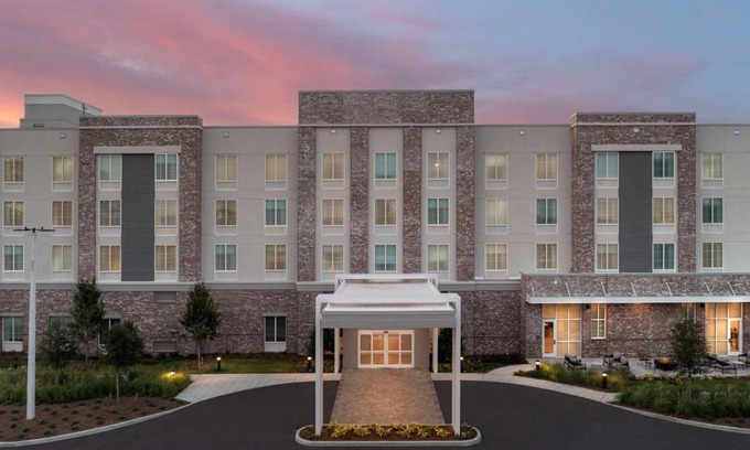 Southeast Pensacola Hotel | Hilton Garden Inn Pensacola Downtown