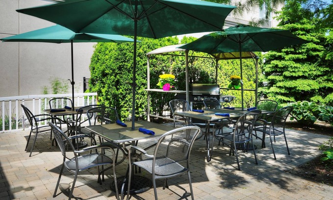 Burlington Hotel | Hilton Garden Inn Toronto/Burlington