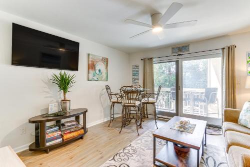 North Forest Beach Apartamento | Hilton Head Island Condo with Coligny Beach Access!