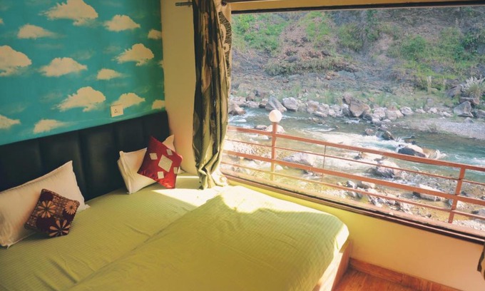 Rishikesh Complejo | Him River Resort