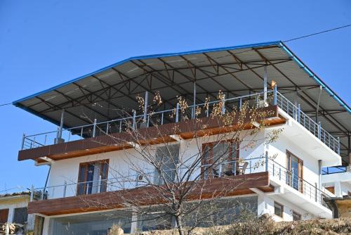 Tehri Hotel | Himalayan Hill Top Resort