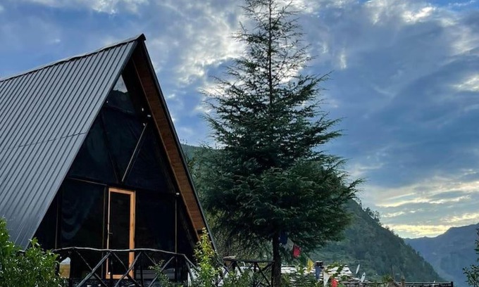 Banjar Chalet De Esquí | Himalayan Manor A-Frame House