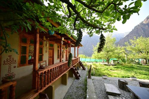 Kullu Casa | Himalayan Mud Resort