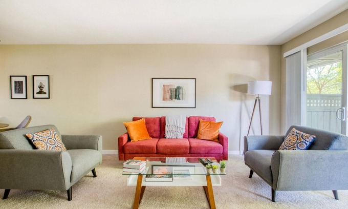 Cupertino Apartamento | Hip Cupertino 2BR w/ Cinema, Gym & A/C, nr Restaurants, by Blueground