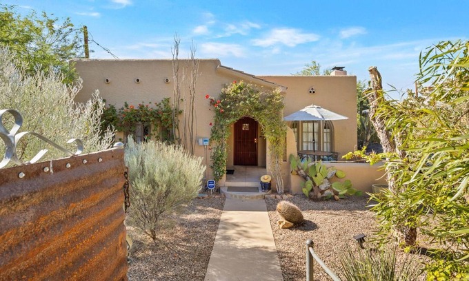 Feldman's Casa | Hip & Historic By Casago