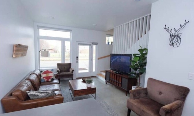 Downtown Chattanooga Casa | Hip, Modern, Cozy Townhouse in Walkable Southside