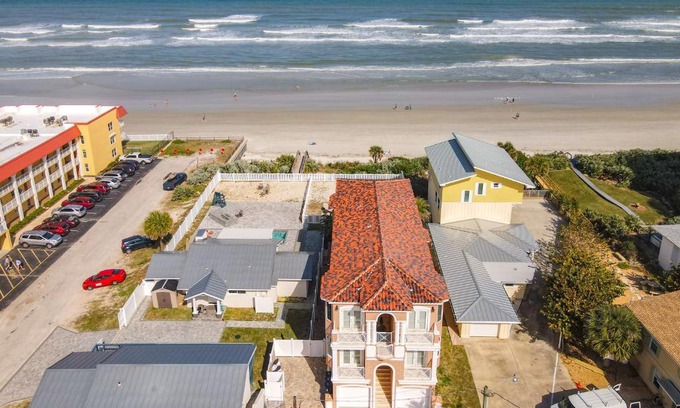 New Smyrna Beach Casa | Hip Nautic ~ Luxury Beachfront Beach Home with Pool - Car Free Beach - 4071H