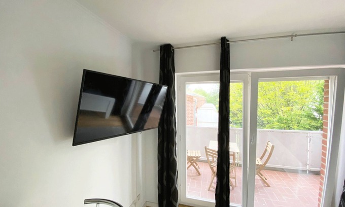 Osnabrueck Apartamento | Balcony - Kitchen - Cofee & Tea - home2share
