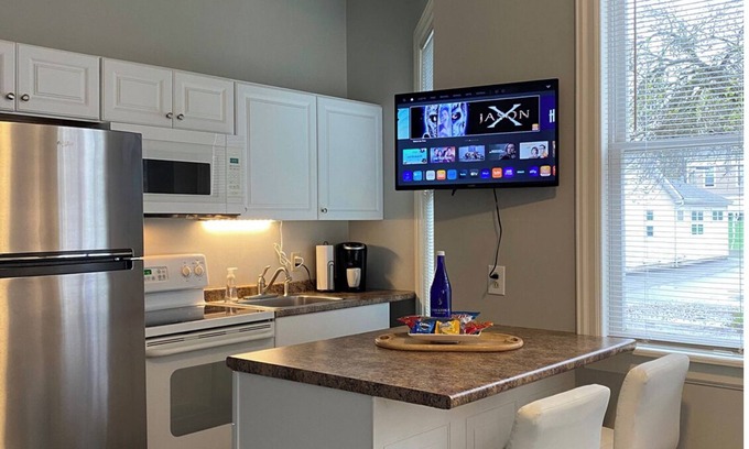 Glens Falls Apartamento | Hip Suite-1st Floor - Arts District/Farmers Mkt/Cafes/Breweries-Near Lake George