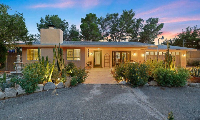 Morongo Valley Casa | Hipster Chic Dog-Friendly Oasis in Morongo Valley