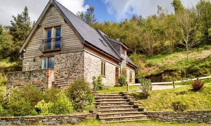 Tirabad Cabaña | Hiraeth, admite mascotas, casa de vacaciones de lujo en Dolau, Ref 4455