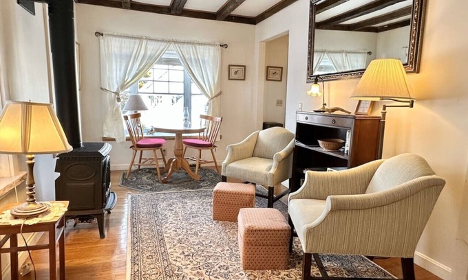 Bar Harbor Cabaña | Historic 1850 Downtown Retreat [Driftwood Cottage]