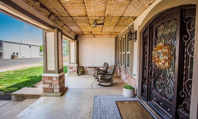Sudan Cabina | Historic 1917 original Sudan hotel recently converted into a large luxury home!