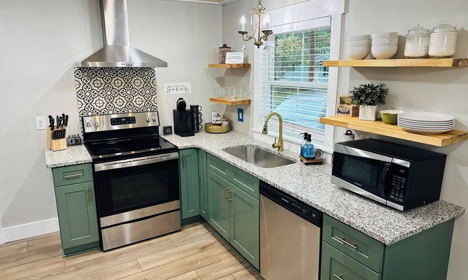Winchester Cabaña | Historic 1940's Cottage Near Tim's Ford Lake & Town Square Fully Remodeled