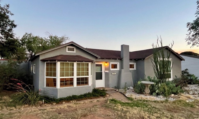 Midland Casa | Historic 2-bedroom home in Central Midland