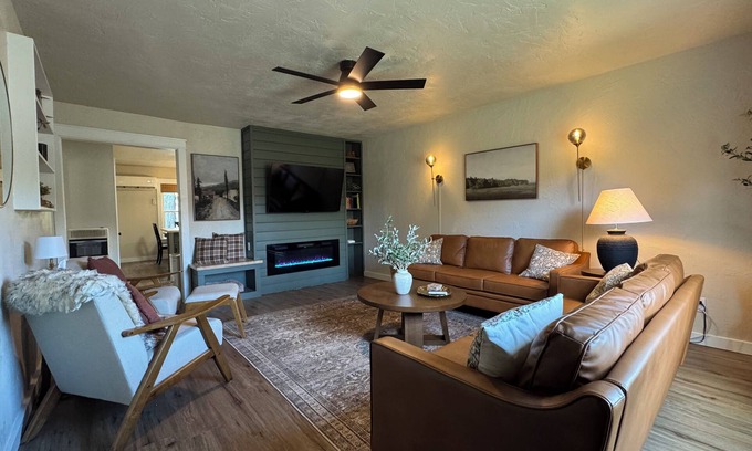 Mena Casa | Historic 2 BR King Bed Big Yard Firepit Fireplace Trailer Parking