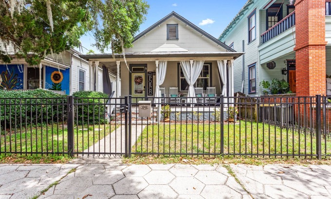 Urban Core Casa | “Historic 3BR Porch Home 5 Min to Downtown Jax & Jags Stadium Pet-Friendly