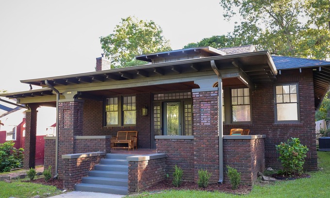 Norwood Casa | Historic 4/2.5 Norwood Home - Downtown B'ham