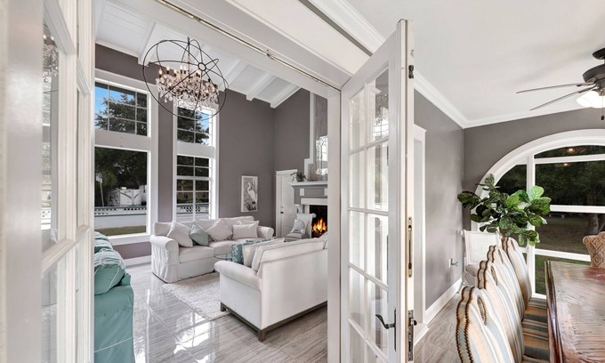 Vero Beach Casa | Historic 5-Acre Grand Estate-center of town. 4 miles to beach!