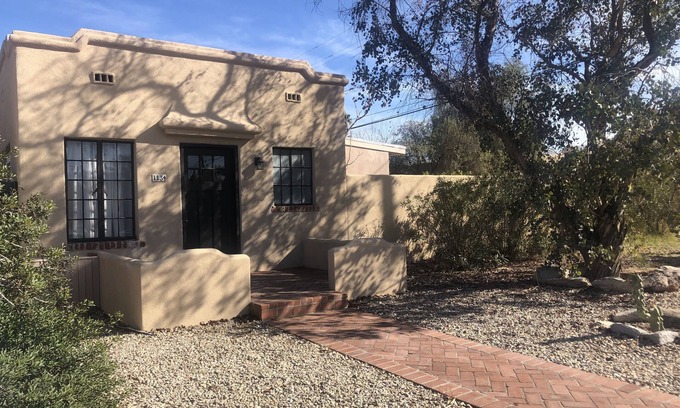 Blenman-Elm Casa | Historic Adobe One-Bedroom House Near University