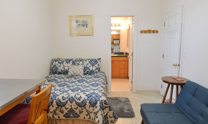 Seward Apartamento | Historic Apartment in Downtown Seward