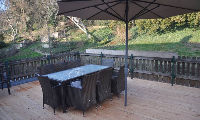 Loschwitz Apartamento | Historic: At the foot of the Elbe slope not far from the Blue Wonder directly on the Elbe Cycle Path.