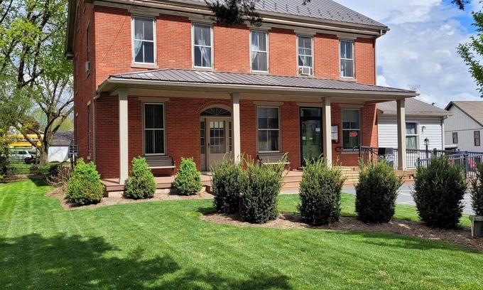 Refton Casa | Historic Brickhouse Guest Home
