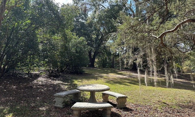 Stateburg Cabaña | Historic Brookland Plantation Guest House - The Magnolia Cottage