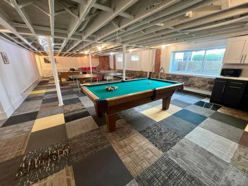 Hamburg Casa | Historic Bulldog Bungalow