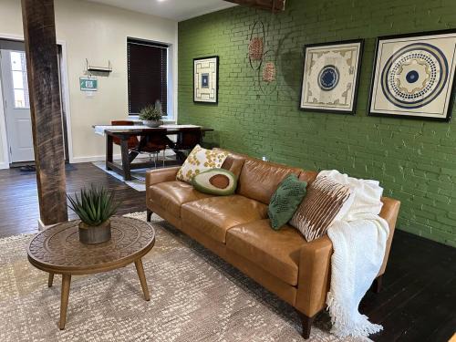 The Gate Casa | Historic Carriage House Near Attractions