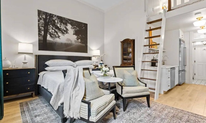 Riverton Casa | Historic Carriage House