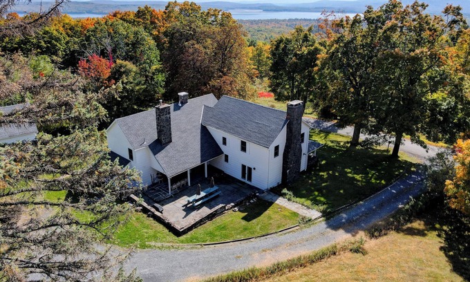 Town of Olive Casa | Historic Catskills farmhouse with sweeping views