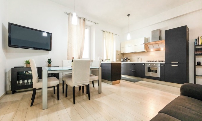 Monterotondo Apartamento | [Historic Center, steps from Rome] Cozy Apartment with Suite