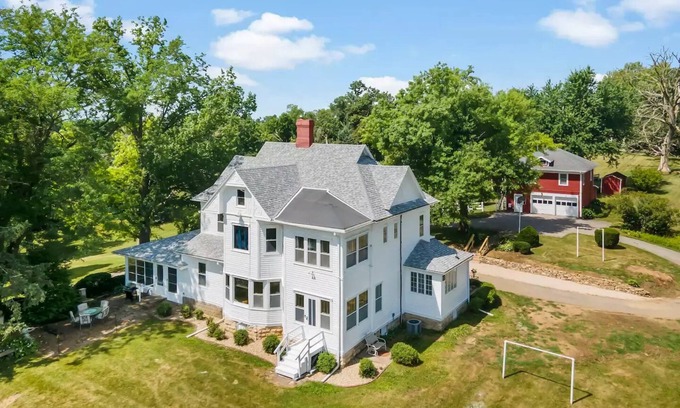 Cedar Rapids - Iowa City Casa | Historic Charm at Richmond Hill