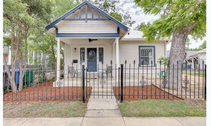 Southtown Casa | Historic Charm Meets Modern Convenience