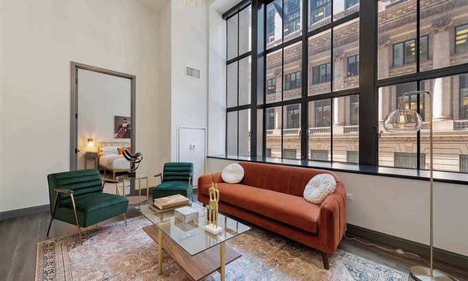 Downtown Chicago Apartamento | Downtown Charm: 2BR, Comfort, Great Amenities