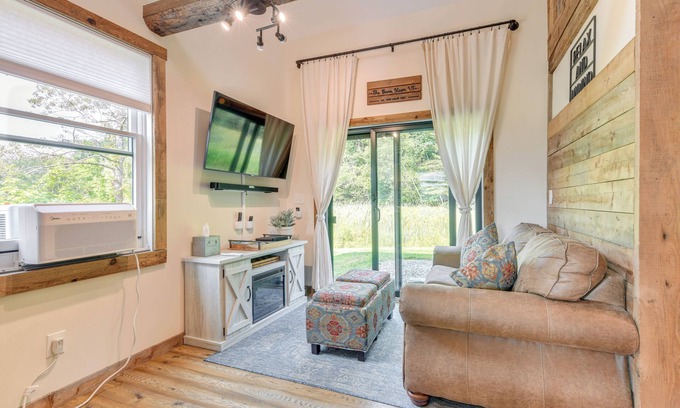 Moscow Casa | Historic Charm + Modern Luxury: 6 Mi to Stowe Mtn