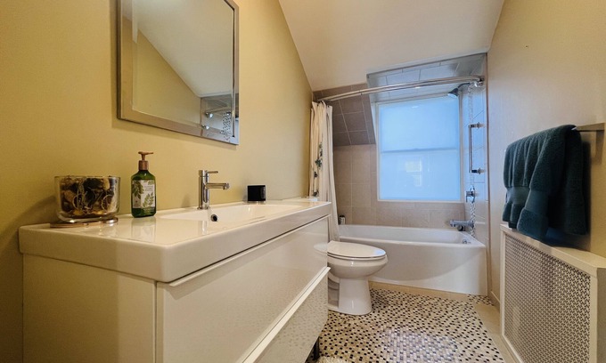 Shadyside Casa | Historic Charm @ Prime Location