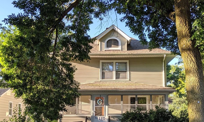 West Chicago Casa | Encanto histórico ★ Ideal para familias ★ Caminar a Metra ★ Patio