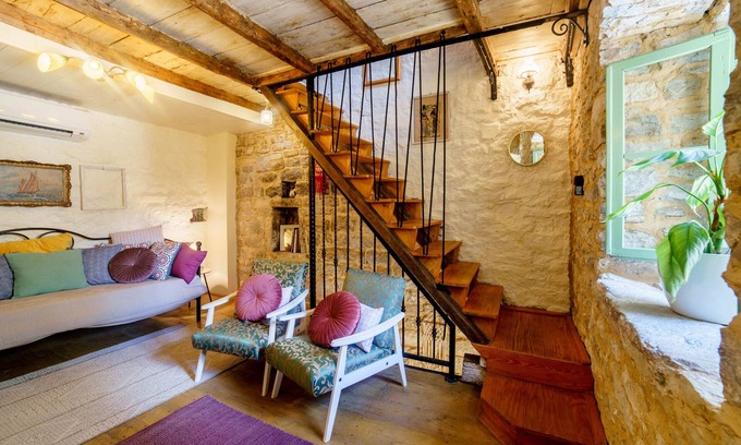 Kastel Sucurac Casa | Histórica y encantadora casa de piedra Kala junto al mar