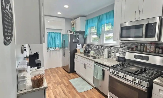 Washington Heights Casa | Historic Chicago -Style Bungalow